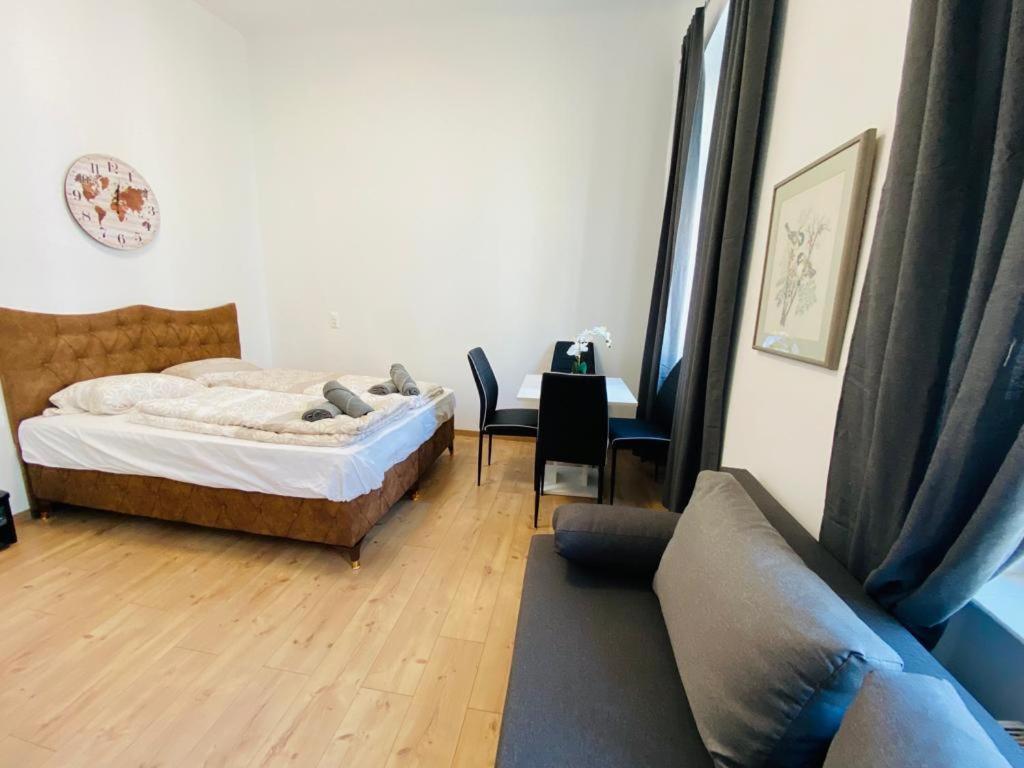 Deluxe Quad Room Dw Viena Exterior foto